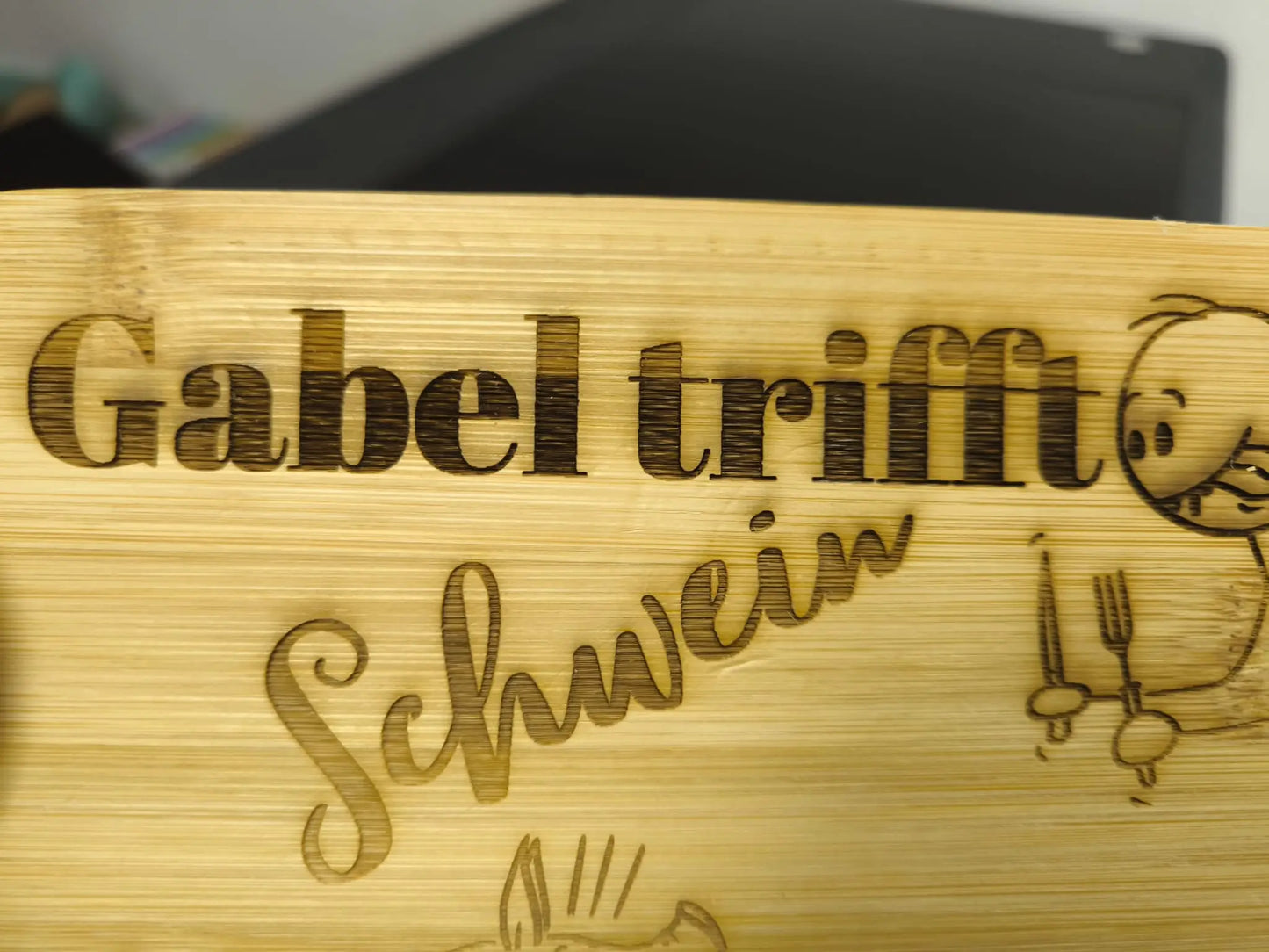 Graviertes Schneidebrett Schwein