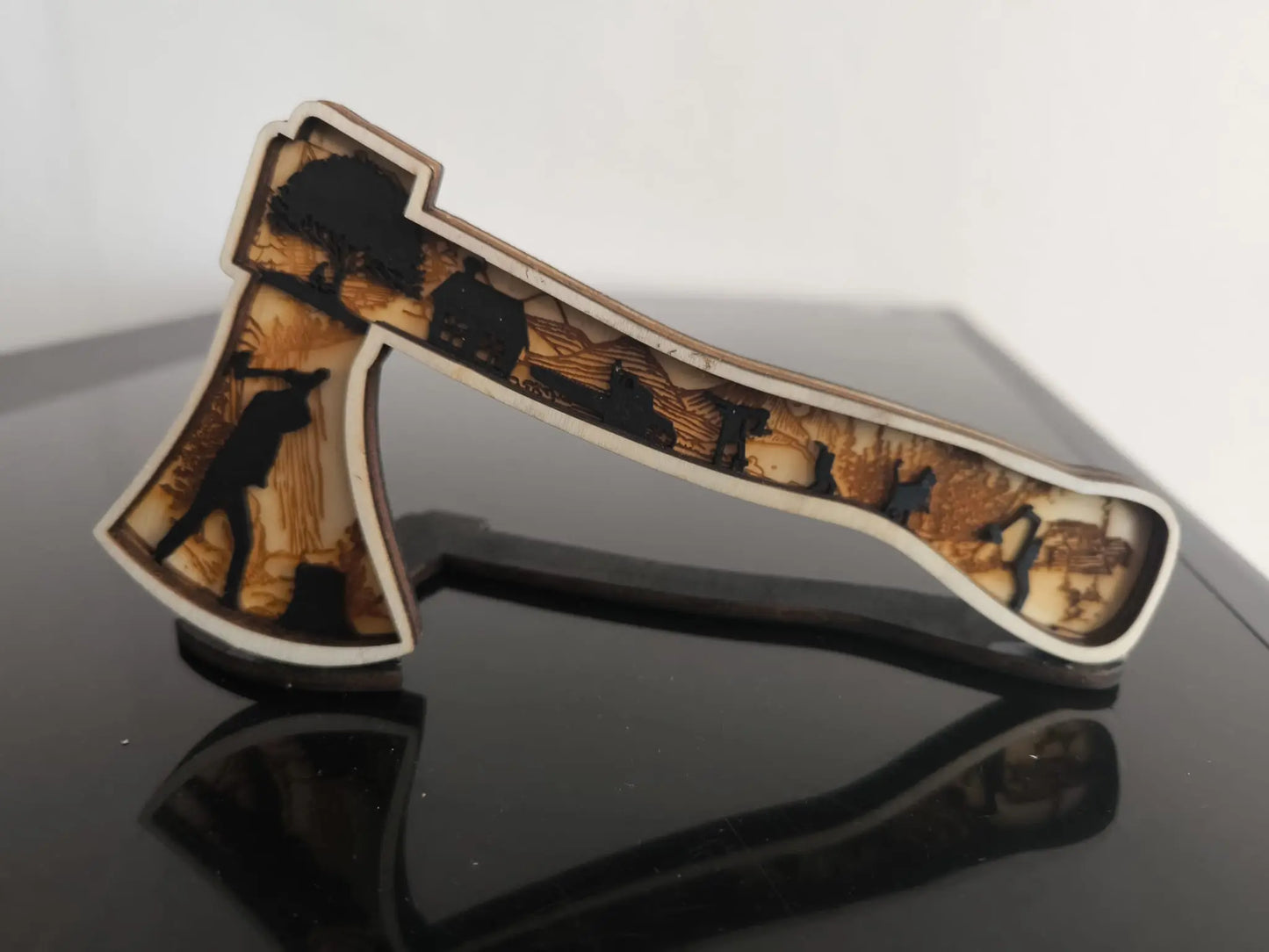 3D Holzdeko Axt im Wald