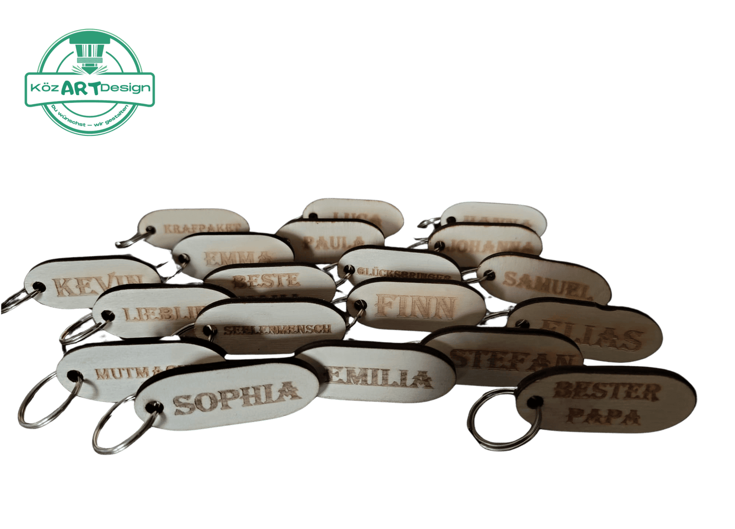 Personalisierter Holz Schlüsselanhänger in verschiedenen Designs mit Namen für individuelle Geschenke