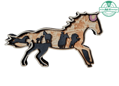 3D Holzdeko Pferdeherde mit kunstvollen, geprägten Details von Pferden und Reitern