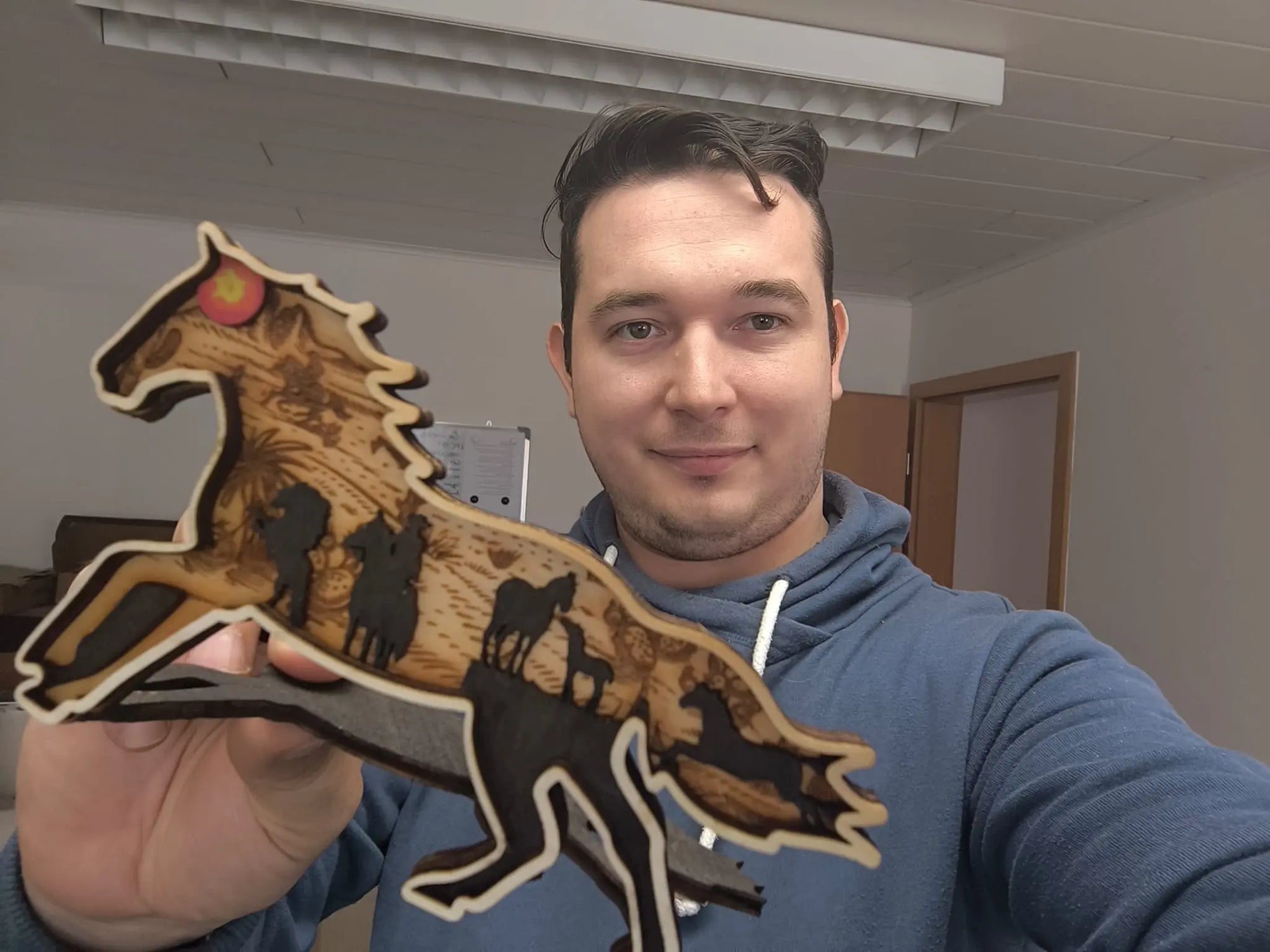 Layered Holzdeko Pferd – 3D Gravur Deko Pferdeherde aus Pappelsperrholz