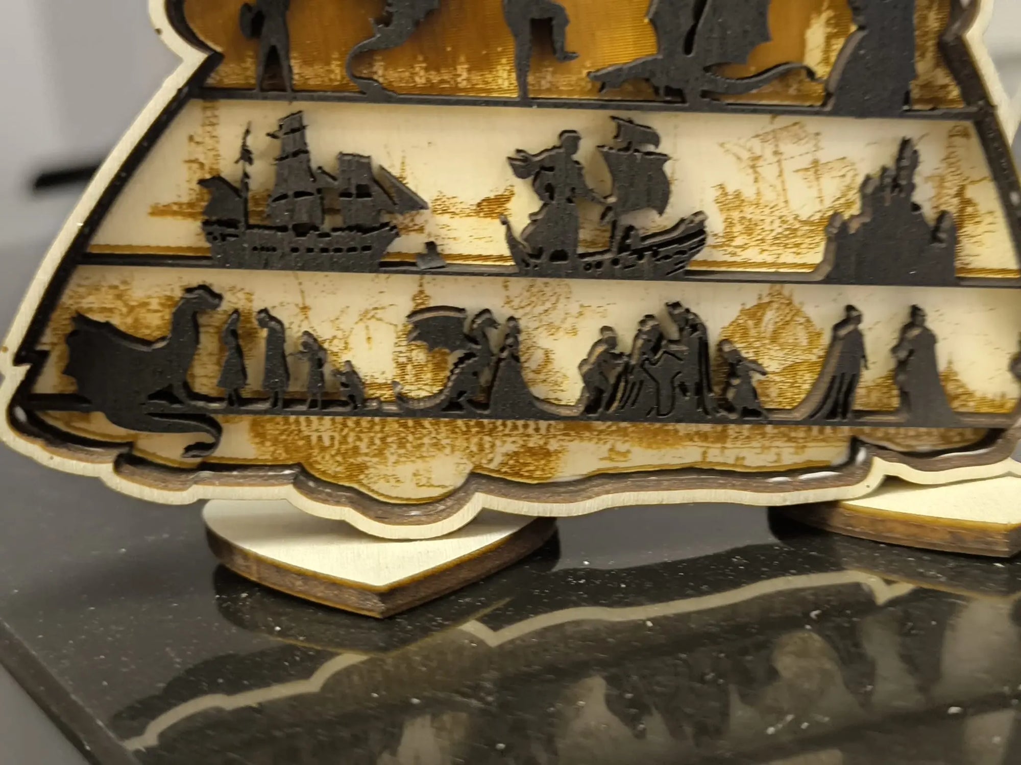 👑 Layered Holzdeko „Prinzessin mit Märchenszene” – 3D Dekoration aus Pappelsperrholz