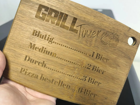 Graviertes Schneidebrett Grill mit Getränkevorschlägen und Timer für den perfekten Grillabend