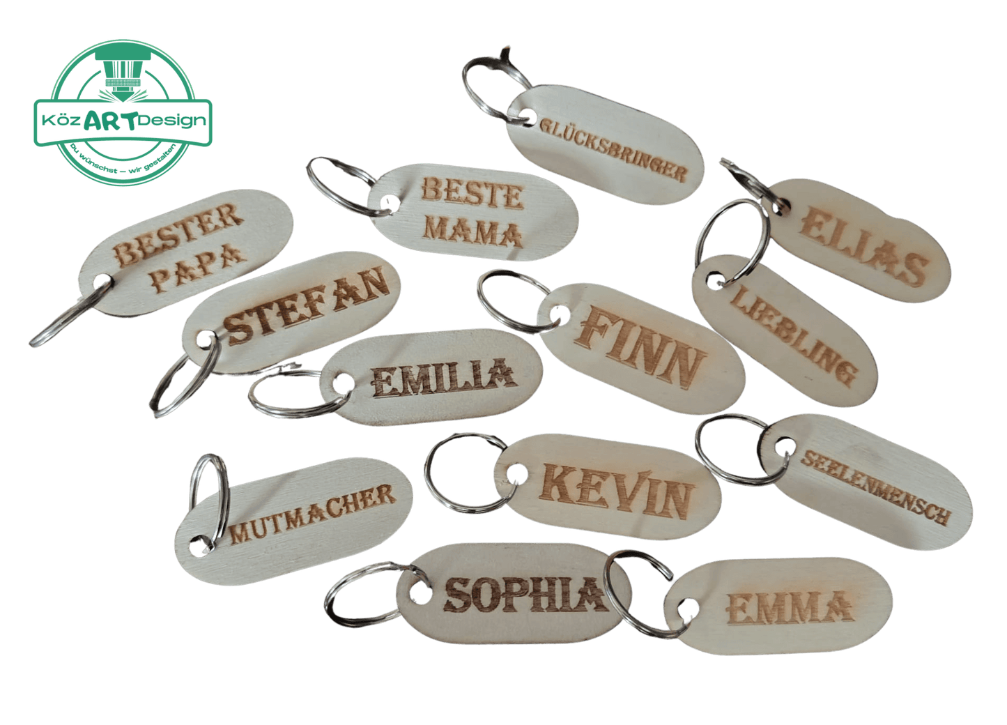 Personalisierter Holz Schlüsselanhänger mit individuellen Namen und Texten von KözArtDesign