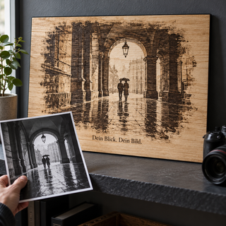 Eigenes Architekturfoto als individuelle Fotogravur – Fotogravur auf Pappelholz mit schwarzer Textilkante von KözArtDesign